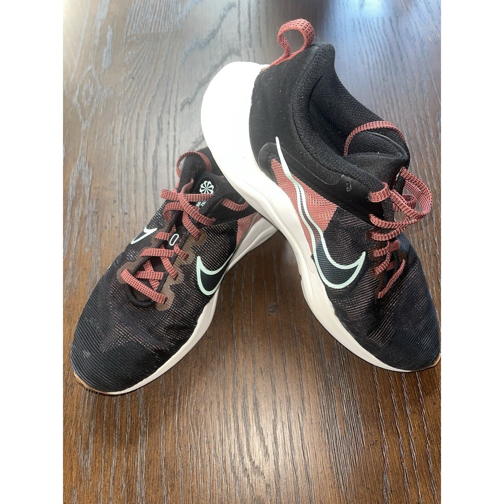 Nike women's downshifter‎ 12 running shoes size 7 black and red